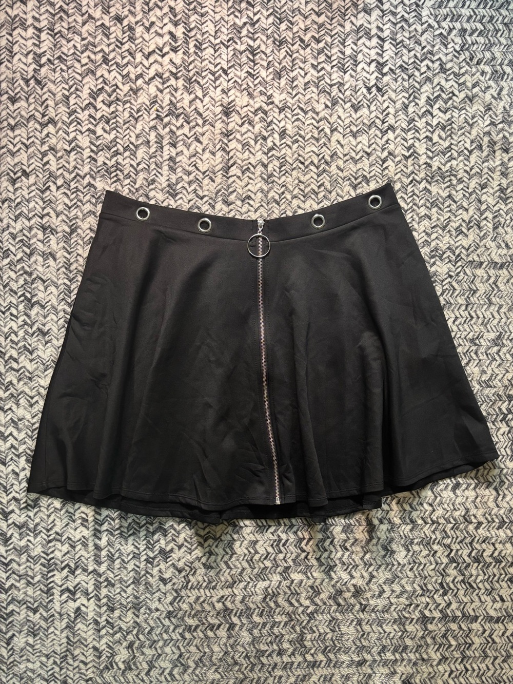 Hot Topic Goth Punk Whimsigoth Sleek Black Circle Skater Skirt with Front Zip